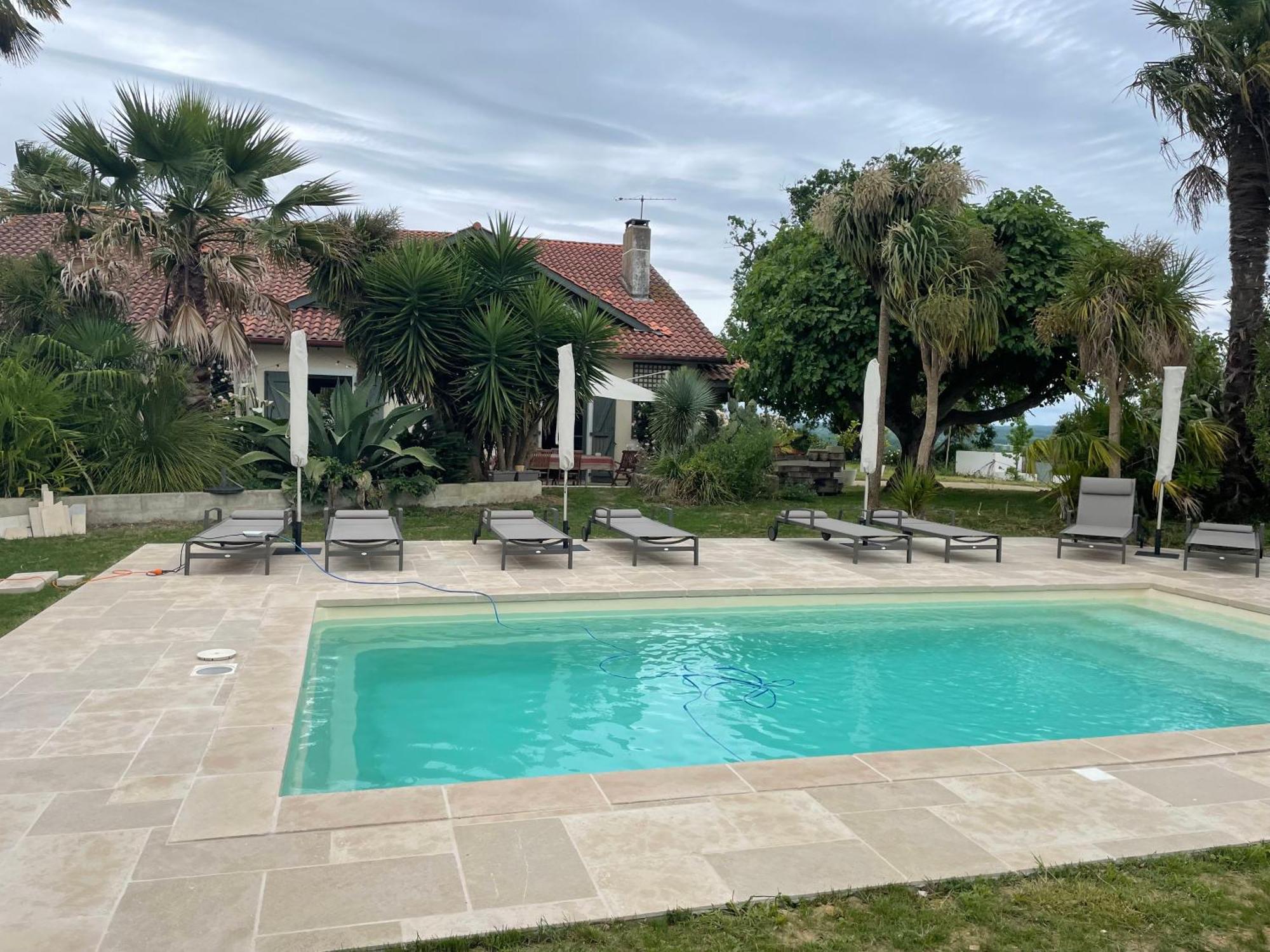 La Bastide De Guiche Entre Ocean Et Montagnes Apartment Exterior photo